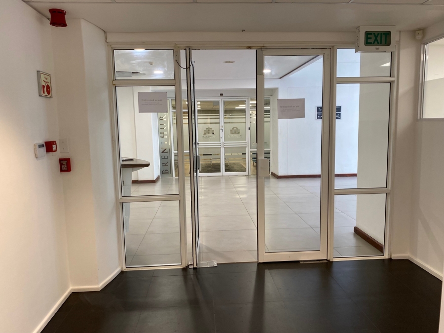 To Let commercial Property for Rent in Mouille Point Western Cape